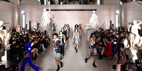 louis vuitton louvre show|Louis Vuitton fashion show 2025.